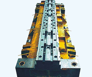 重型卡車大梁落料模